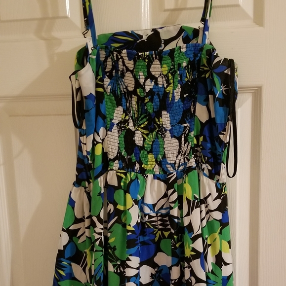 Dress - Picture 2 of 5